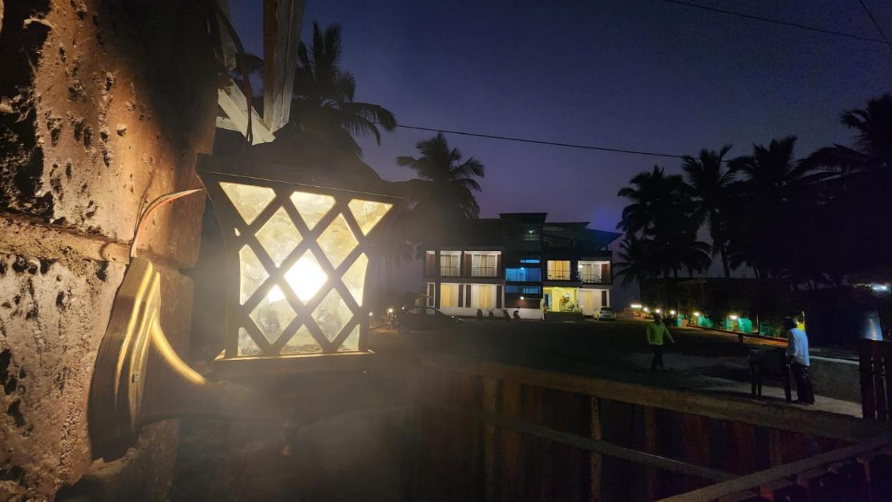 Coastal Bay Beach Resort Harnai 외부 사진