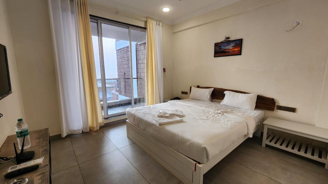 Coastal Bay Beach Resort Harnai 외부 사진