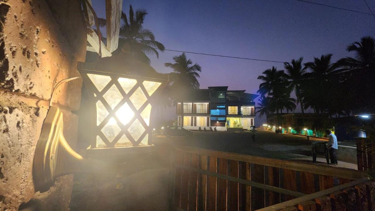 Coastal Bay Beach Resort Harnai 외부 사진