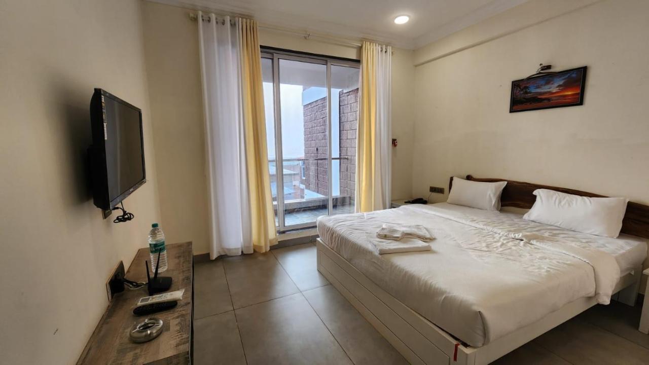 Coastal Bay Beach Resort Harnai 외부 사진