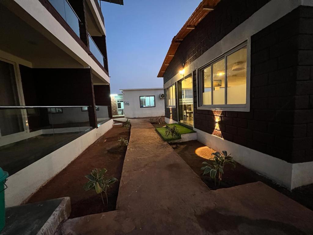 Coastal Bay Beach Resort Harnai 외부 사진