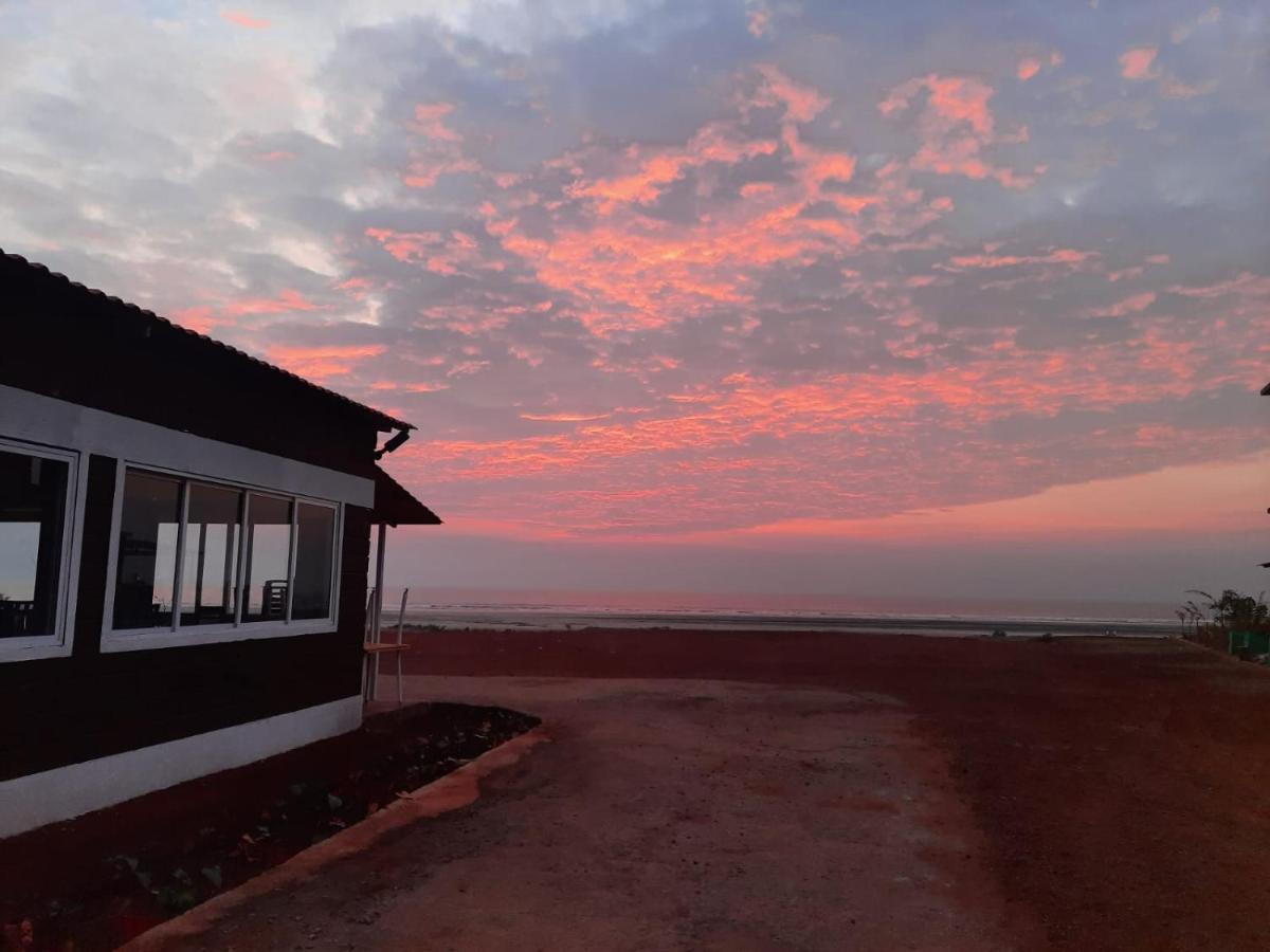 Coastal Bay Beach Resort Harnai 외부 사진